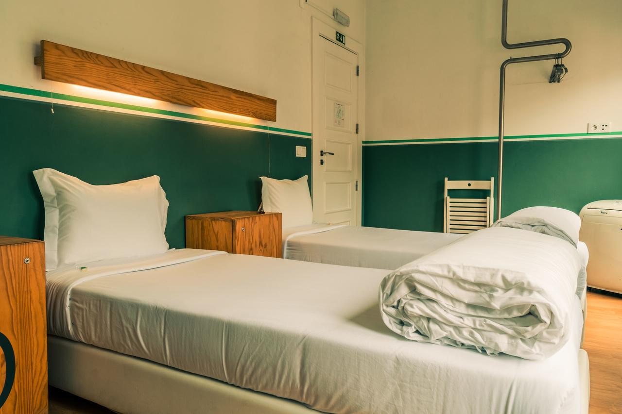 Hostel 4U Lisbon Bagian luar foto