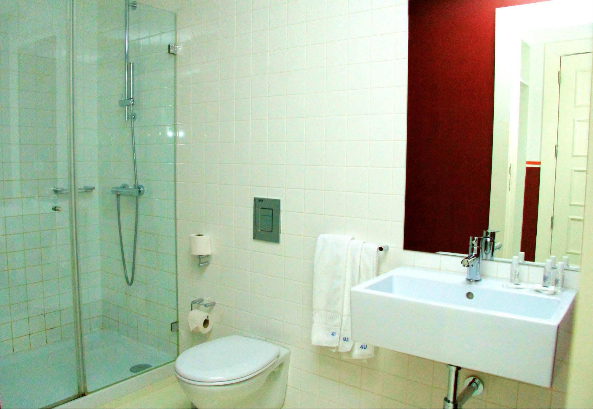 Hostel 4U Lisbon Bagian luar foto